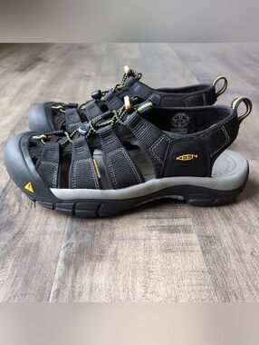 Keen Mens Newport H2 Rugged Waterproof Hiking Sandals Black 1001907 Size 9.5